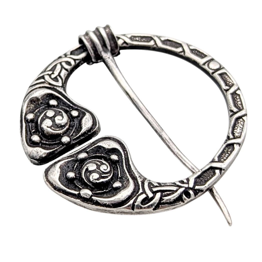 Vintage Sterling Silver Scottish Penannular Kilt Pin
