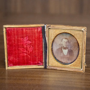 Antique Framed Daguerreotype Of Gentleman